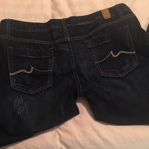 Maurice’s Jean capris size 14